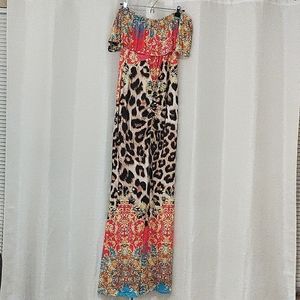 Beautiful- One of a Kind Bahama Original Scrunch butt- off shoulder dress.